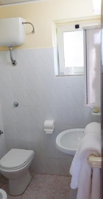 B&B Baia Dello Stretto Gallico Marina Ruang foto